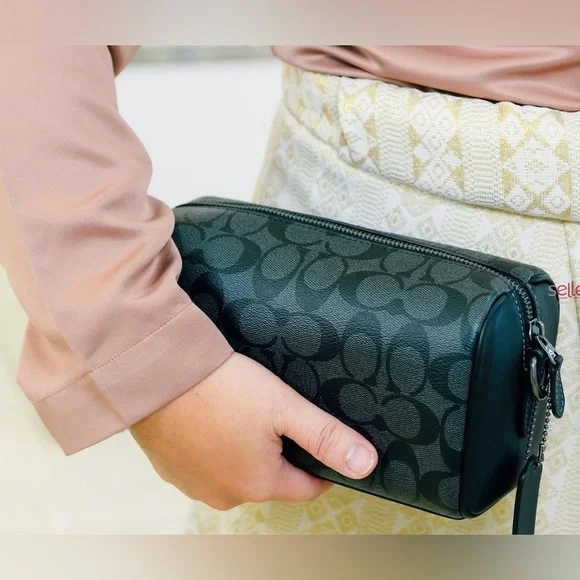 Coach Signature Black UNISEX Bag
NWOT - Picture 7 of 8